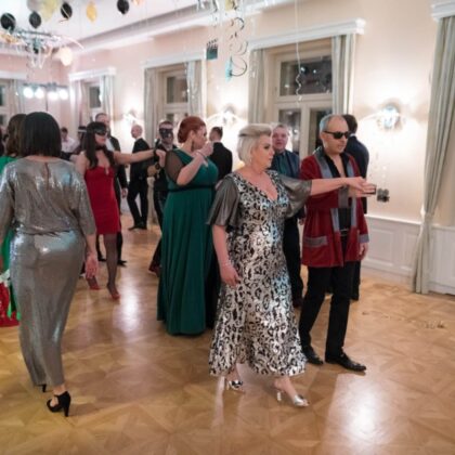 Ples ve stylu James Bond na Zámečku v Petrovicích